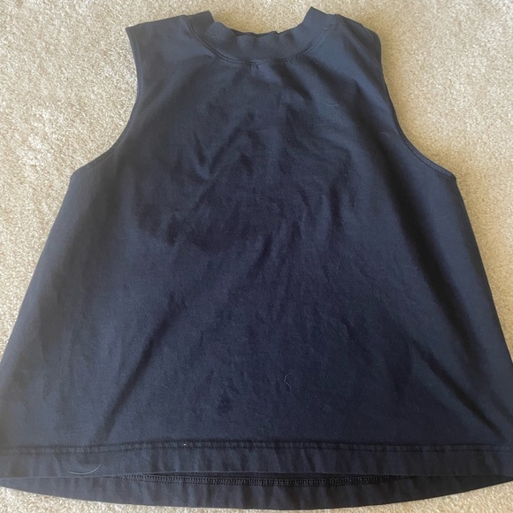 All in Motion cropped Workout tank. Black. Women size L - Picture 2 of 9